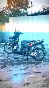 FREAKKK on Instagram: "Dingin tetapi tidak kejam 略 . . . @variofreak_ . Knalpot by @exflow_proexhaust . Power up by @thdperformance . Repaint by @ls3_painthouse . . . #variofreak #vario #varioledold #thdxvariofreak #thdperformance #buildwithpassion"