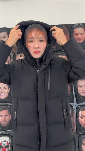 𝐆𝐡𝐨𝐬𝐭 𝐃𝐨𝐠𝐠𝐲 on Instagram: "#派對焦點必收🔥一戴就全場爆笑的搞怪頭套🤣 🔜 3D人臉搞怪網紗頭套 🌟看得見外面・外面卻看不清你🌟 超高話題性的 3D 人臉印刷設計，近看遠看都超衝擊👀 採用網紗彈力材質，透氣不悶，配戴時清楚看見外面👌 特殊視覺效果設計，外面看不清內部，神秘又搞怪😎 彈性頭套尺寸，伸縮性佳，大人小孩都能輕鬆配戴🙌 適合裝扮、派對、表演、惡搞、拍片使用🎭 多款名人角色可選，一戴上立刻成為全場焦點🔥 ☁️商品款式：豆豆先生 / 三上悠亞 / 波多野結衣 / 易烊千璽 / 孫悟空 / 金秀賢 /馬東石 / 朴彩英 / 彭于晏 / 科比 / 梅西 / 巨石強森 / Lisa / 劉德華 / Jennie ☁️商品規格：22 × 33 cm（彈力可拉伸） ☁️商品材質：網紗彈力材質 🔥留言「$」小編火速私訊您📩 🔥留言「$」小編火速私訊您📩 🌟記得追蹤後留言才有喔🌟"