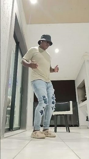 Deep House Groove | Man Dancing to Smooth Hypnotic Beats 2026
