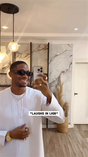 Inioluwa Olu-owotade on Instagram: "Ini vs Money changers in Lagos wedding 😭 They lucky I have @bmoniapp to send my money from my USD Wallet to Naira 🥳 Download the BMONI APP today Sign up and enjoy the rest of your Detty December"