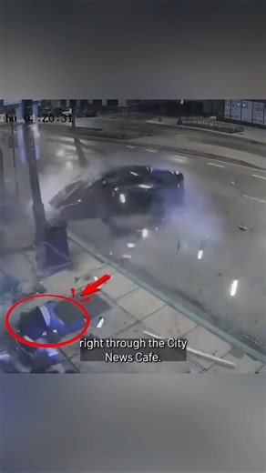 Chicago Police Chase Ends in Crash Into Cafe — 4 Arrested 🚨 #usashorts