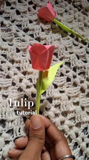 Sticky-note tulips tut 🌷✨Easiest paper flowers ever!! #origami #papertulip #stickynotes #diy