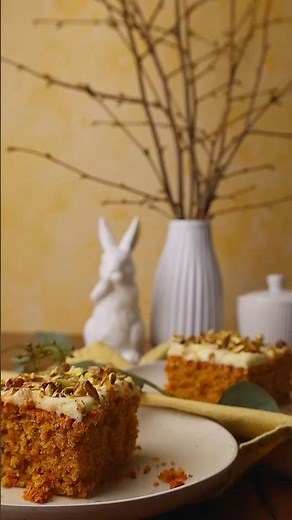 Ganz ehrlich… dieser Karottenkuchen vom Blech überrascht jeden 🧡