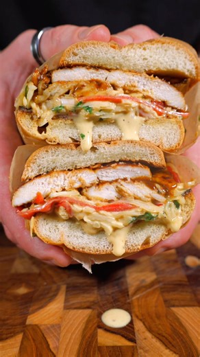 Juicy chicken baguette sandwich #chefberkin #cooking #chickencooking