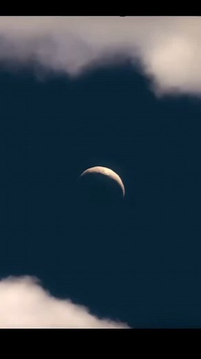 Chris Gutsell - A lone paranormal explorer on Instagram: "*stunning ufo footage* Someone zooming in to the moon captures something unexplainable! Amazing footage. I don't have the original uploaders details. So please reach out to be tagged and mentioned. . . #theparanormalviking #GhostHunter #ParanormalEnthusiast #ufofootage #UAP"