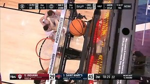 The cheerleaders came to the rescue after the game come to a complete stop! #MarchMadness | CBS Sports