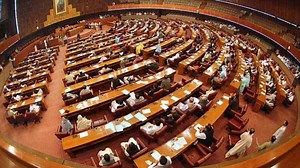 16th Pakistan National Assembly comes into effect, new lawmakers sworn in