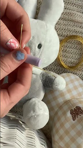 Easy FAKE earring tutorial :)