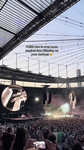 Politik!🖤 #coldplay #coldplayfrankfurt #coldplayfrankfurt2022 #coldplayconcert #coldplayconcert2022 #musicofthespheres #musicofthespheresworldtour #politik #coldplaypolitik #chrismartin #coldplayfans