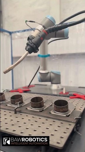 Robot colaborativo UR10e con mesa nitrurada: precisión, versatilidad y adaptación total