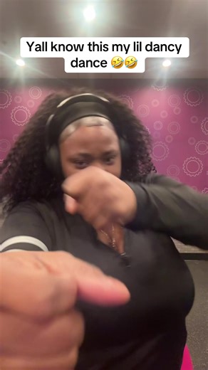 Dancing makes me happy ☺️🤣