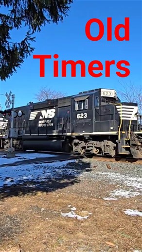 EMD GP Power Move!! 4 Norfolk Southern GP Units in Tow!!