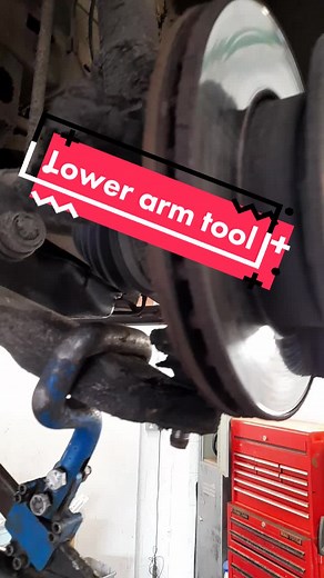 Efficient Lower Suspension Arm Tool for Ford Transit Mechanics