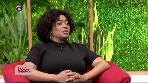 No episódio desta sexta-feira do "Vidas em Directo", conhecemos a comovente história de Lucília Rodrigues. Hoje Diaconisa, Lucília abriu o seu coração e partilhou um dos momentos mais desafiantes da sua vida: a gravidez do seu segundo filho. Ela enfrentou uma alergia hormonal grave e um parto complicado que quase lhe custou a vida. Acompanh esta historia de superação e coragem através do aplicativo StvPlay ou em: https://play.stv.co.mz/ #Stv #Soicotelevisao #Stvplay #VidasEmDirecto #Gruposoico |