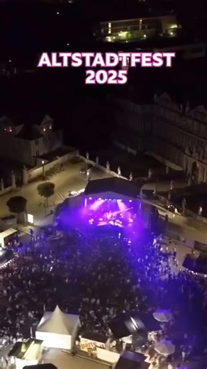 Wolfenbüttel wird zur Partyzone! 🔥 Drei Tage Ausnahmezustand vom 15. bis 17. August – mitten in der City! Freu dich auf 5 Bühnen, krasse Live-Acts, Mitmach-Action, Kinder-Spaß und jede Menge Überraschungen 🎶🏰🎉 Pack deine Leute ein – und ab geht’s zur größten Party der Region! Wolfenbüttel. Laut. Bunt. Legendär. 🎤🕺 #AltstadtfestWolfenbüttel #VibesInDerCity #SommerMitEuch | Wolfenbüttel.de