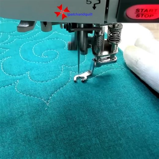 Esther Ipatchandquilt | Countdown to 2026 with 12 more of the most liked FMQ designs of this year. Original post from January 2025: Those ogee points are really... | Instagram