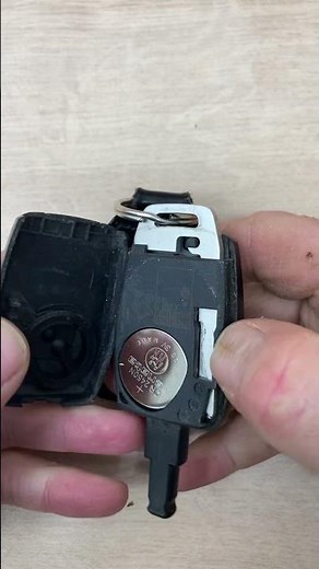 Volvo Remote key battery change -EASY DIY #automobile #remotebattery #mechanic #remotecontrol