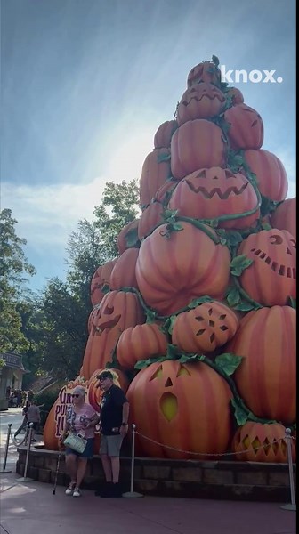 See how Dollywood celebrates fall with Harvest Festival decorations