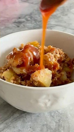 30-Minute Easy Caramel Apple Crisp 🍎