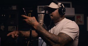 Al2 El Aldeano strikes back with music against Maduro: "For the people of Venezuela, I feel an enormous pride."