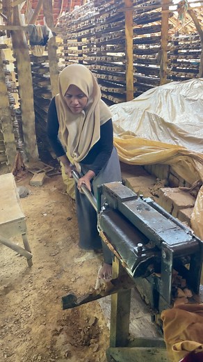 1.2M views · 3.4K reactions | Roof tile making process part294 #trending #reelsvideo #creatives #woodworking #construction #rooftile #amazing #fast | Maulidiya IR | Facebook