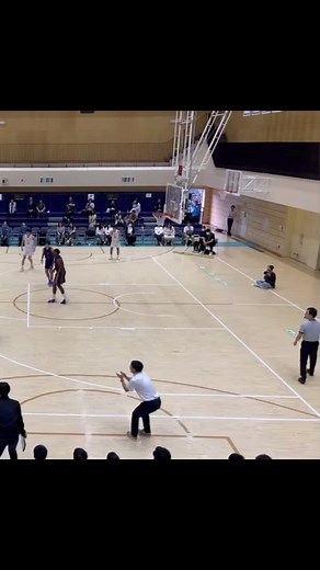 小さい頃にしてた馬跳びがここで役に立つとは、、 #カメラマンさんすみません #basketball #バスケ #おすすめ