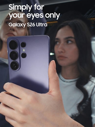 POV: Someone's peeking at your screen 👀 Tapping #PrivacyDisplay on your #Galaxy26 Ultra keeps it just for you. Until you're ready to share. #GalaxyAI #Galaxy26 #Samsung Pre-order now and get up to $900 savings with limited time instant trade-in at 🔗 in bio.