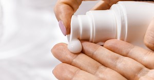 How To Make A Homemade Natural Sunscreen (Recipe)