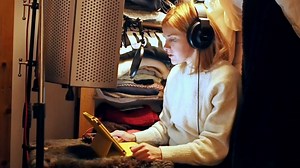 Louise Brealey of Sherlock and A Discovery of Witches TV returns to narrate DARK TIDES, the second audiobook in Philippa Gregory's spellbinding Fairmile Series. Watch the talented actress read an excerpt from her home studio! CC: Atria Books Learn more: https://bit.ly/3pDkFv0 | Simon & Schuster Audio