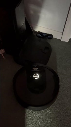 Roomba thinks it’s charging#fails
