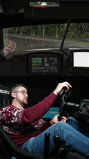 Dramatic racing moments on a wet virtual circuit