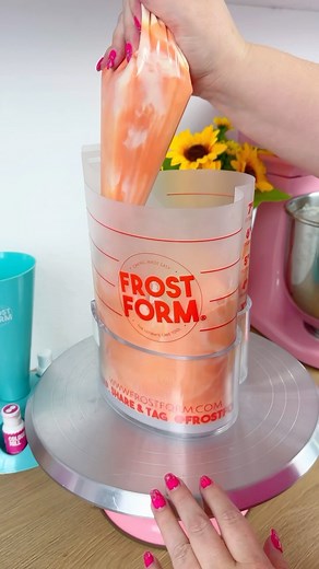 193K views · 14K reactions | How to make a Marbled Buttercream Cake with Frost Form: - First soften all your buttercream and quickly mix colors - Immediatly alternate buttercream colors in a large piping bag (work quickly) - Pipe into your Frost Form It’s that easy! 珞 You can find all of our favorite buttercream recipes on www.frostform.com 勺 #frostform #marblecake #cakedecorating #heartcake | Frost Form | Facebook