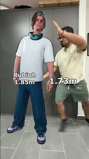 GIOVA VS PERSONAJES DE FORTNITE