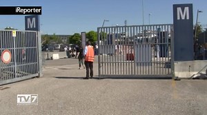 MEDICINA CHIRURGIA: OLTRE 3000 AI TEST D'AMMISSIONE---Forse una delle giornate più importanti per l’Università di Padova. Sono in corso da questa mattina, presso i padiglioni della Fiera, i test d’ammissione in presenza per l’accesso ai corsi di Medicina e Chirurgia. Circa 1.500 giovani provenienti da tutta Italia con in tasca il sogno di di entrare nel mondo della Sanità, forse anche sull’onda dell’empatia del momento che stiamo vivendo. Un grande lavoro organizzativo quello dell’Ateneo, per pe