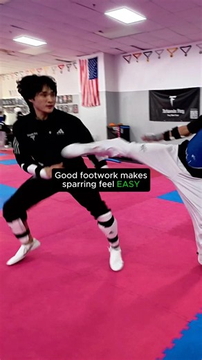 Good Footwork makes fighting feel EASY🧘‍♂️