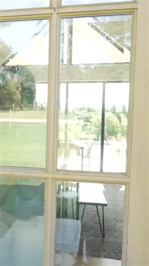 Step inside floral designer @the.rosie.home’s cozy Texas home 🌵🌸—where vintage vibes, warm woods, and natural textures create the perfect family sanctuary. We are feeling so inspired by her stunning floral studio! 💐✨ Watch Rachel’s full @Homeworthy tour on HOMEWORTHY.COM!! #homeworthy #burleson #houston #texas #vintagemodern #newbuild #cozyhome #floraldesign #floralarrangement | Homeworthy