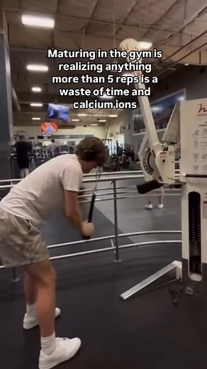 Michael Sullivan | I swear these dudes are just bots created by Big “Just Train Hard” to keep people from training intelligently | Instagram