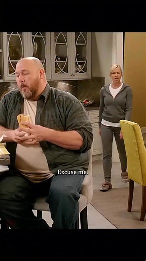 bingeroomhq on Instagram: "Mom (2013) Overview A heartfelt sitcom that follows Christy Plunkett, a single mother navigating sobriety, family challenges, and the chaos of raising her daughter Bonnie. The series blends sharp humor with emotional depth, addressing addiction, relationships, and personal growth while celebrating resilience, love, and the bonds between women. Credit Created by Chuck Lorre, Eddie Gorodetsky & Gemma Baker. Starring Anna Faris, Allison Janney, Sadie Calvano, Blake Garret