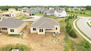 Meet The Shea by DCB Homes. This modern ranch has stunning vaulted ceilings, a proper dining room off the main living space, and a spacious layout all on one level. • 3 beds on the main level • 4th bed in the finished basement Being built in Prairie View at Creekside Woods in Lenexa, KS to tour this home and learn more about new construction! | DCB Homes