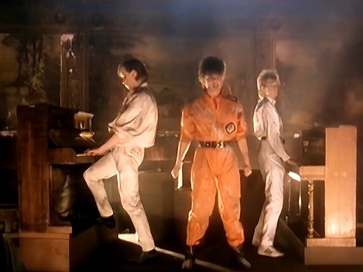 FOREVER YOUNG - ALPHAVILLE Canción de 1984 de la banda alemana Alphaville. Escrita por Bernhard Lloyd, Marian Gold y Frank Mertens para el álbum debut Forever Young y lanzada como sencillo junto al tema Welcome To The Sun. | The songs of my life