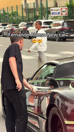 Alonso Drives Pagani Zonda