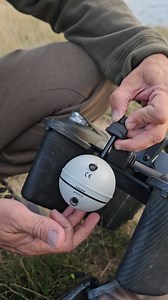 🛥️ #RidgeMonkey Hunter 750 Deeper front mount with Limited CHIRP 2 in use ᯤ #carpfishing #hunter #baitboat #bracket #mount #holder #sonar #echo #fishfinder #chirp #wubs | Bait Boat Pod