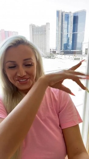 68K views · 686 reactions | #beauty #platinumblonde #lasvegas #lasvegasstrip | Cass Holland | Facebook