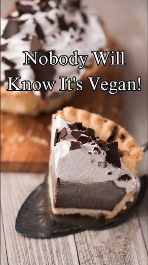 Vegan Chocolate Cream Pie (Tastes Like The Real Thing)