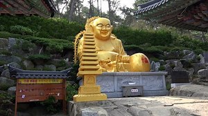 Statue Budai Haedong Yonggung Temple Busan: стоковое видео (без лицензионных платежей), 14760508 | Shutterstock
