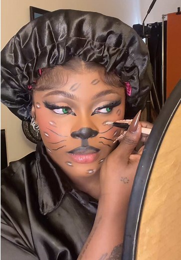 Stunning Roar Makeup Look by Amie Daphne