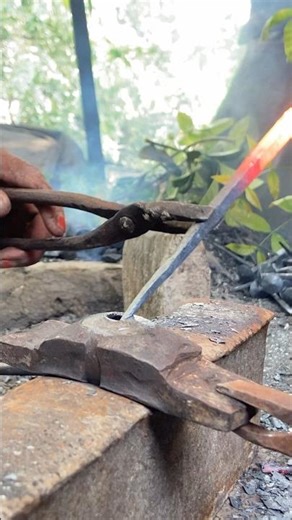Part√673-ASMR/Blacksmithing Forging/a Nail. #blacksmithing #metalwork #shorts
