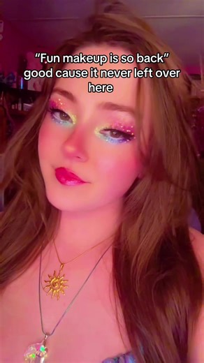 Btw this is me on a normal day. Yes I’ve worn this bra out before AND I made it🌈🦄🧜🏼‍♀️🧚🏼‍♀️@Zara Larsson #zaralarsson #makeup #mermaid #funmakeup #fashion