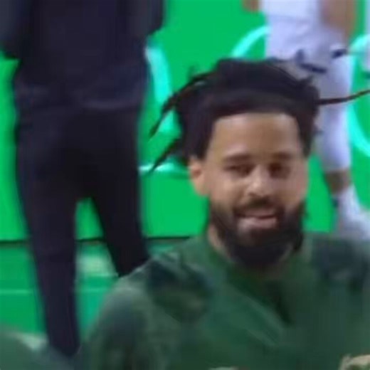 @Quadripolar_B That’s not what happened. They literally left him open after the first two bricks. bro couldn’t make a shot. They treated him like Ben Simmons on the three point line. 💀💀😭