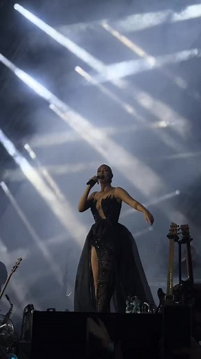 Aleksandra Prijović: Turneja i Glazbeni Hitovi